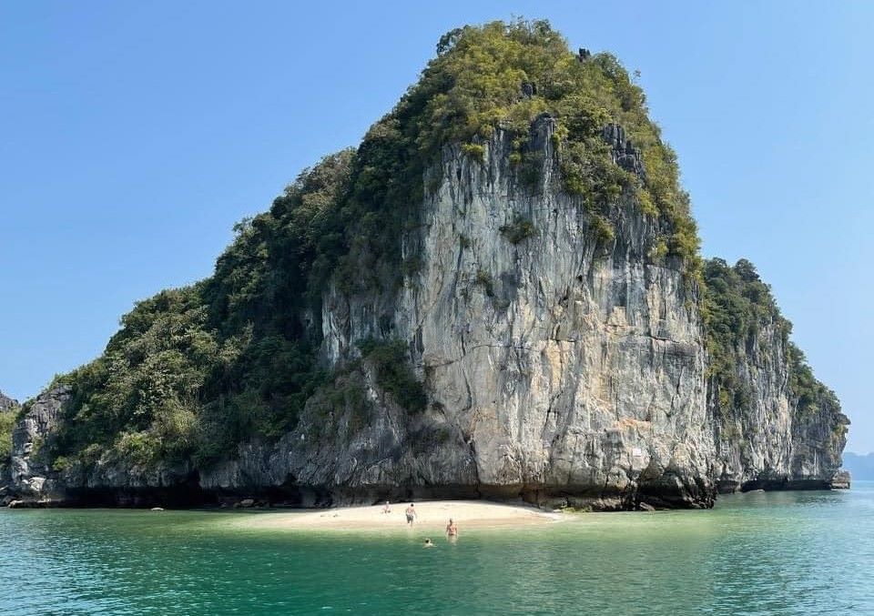 Cát Bà 3N2Đ: Hà Nội - Cát Bà - Vịnh Lan Hạ - Chèo thuyền Kayak - Làng Cổ Việt Hải - Hà Nội