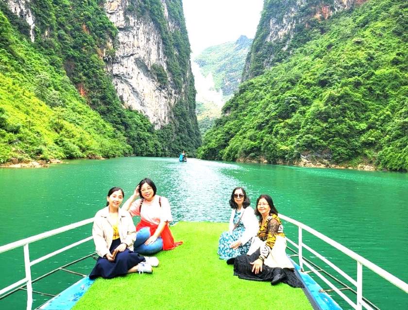 Tp HCM - Hà Nội City Tour - Hà Giang 5 Ngày 4 Đêm Lịch trình 2024