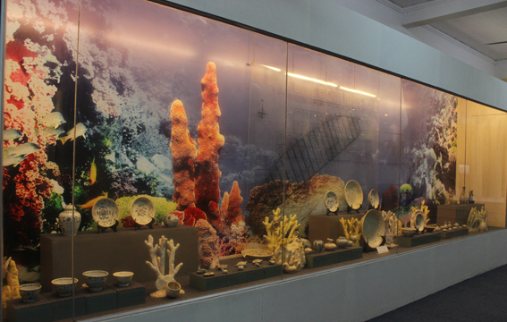 Vui chơi trên đảo: Thăm Bảo tàng biển Cù Lao Chàm.