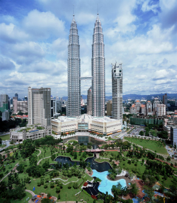 Cầu nối giữa các tòa tháp đôi Petronas, Kuala Lumpur, Malaysia