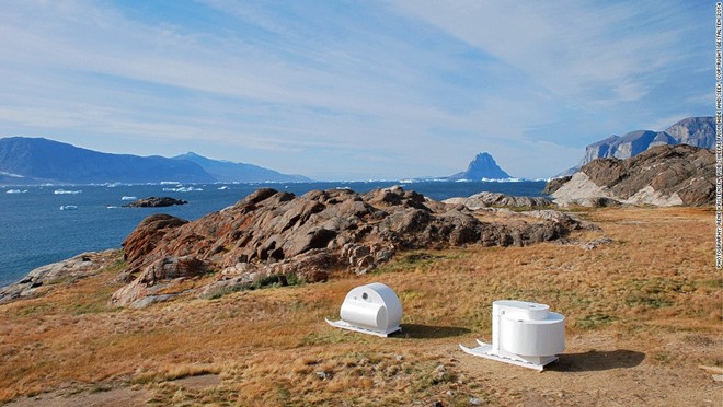 Sledge-Project, Qaasuitsup, Greenland   Mái vòm cong màu trắng, những bức vách cong khiến bạn có thể tưởng tượng ra một nơi ẩn náu di động của tương lai trên hành tinh đá hoang vu trong phim khoa học viễn tưởng kinh điển 
