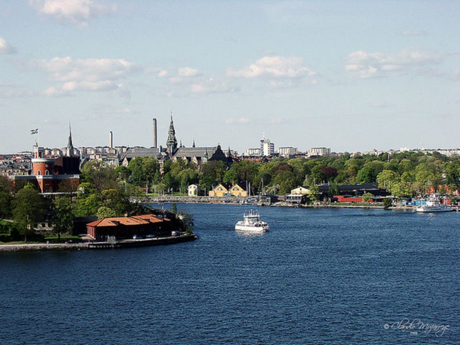 10. Thành phố Stockholm, Thụy Điển: Được gọi là “Venice của phương Bắc”, Stockholm nằm trên 14 hòn đảo và có rất nhiều kênh rạch nên du khách sẽ thấy có thuyền ở khắp mọi nơi. Một cách tuyệt vời để khám phá những con kênh ở Stockholm là thuê một chiếc xuồng hoặc thuyền kayak và dành một giờ đồng hồ chèo chuyền khám phá các “hòn đảo” của thành phố.