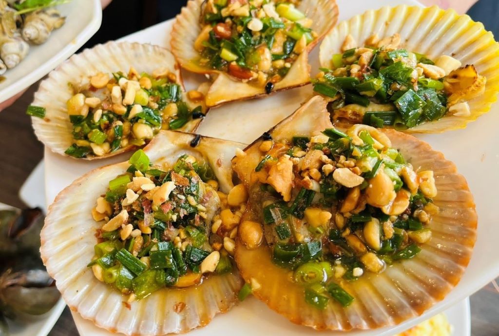 Hải sản Cô Tô nổi tiếng tươi ngon.
