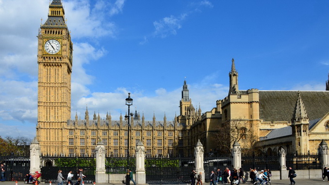 Tháp đồng hồ Big Ben, biểu tượng của London 