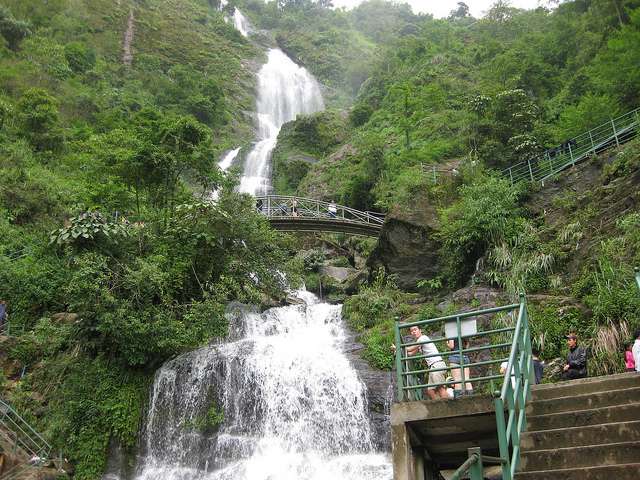 Thác Bạc -điểm du lịch ở xa trung tâm sapa.