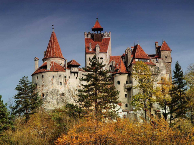 Thăm tòa lâu đài của Dracula