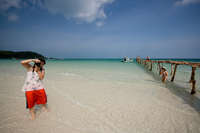 Tắm biển và vui chơi trên những bãi biển đẹp thơ mộng - Những điều phải thử ở Phú Quốc.
