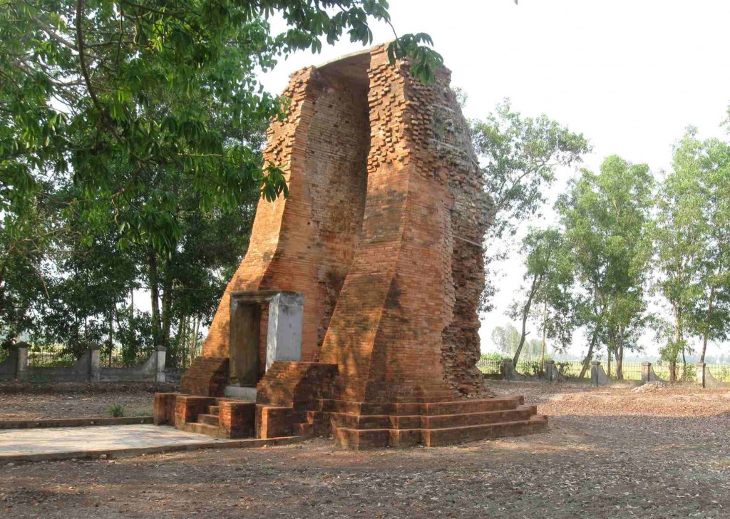 Tháp cổ Vĩnh Hưng - Điểm đến hấp dẫn Bạc Liêu
