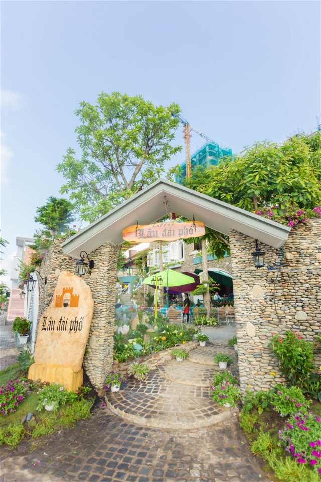 Castle Land Coffee – Cafe Lâu Đài Phố