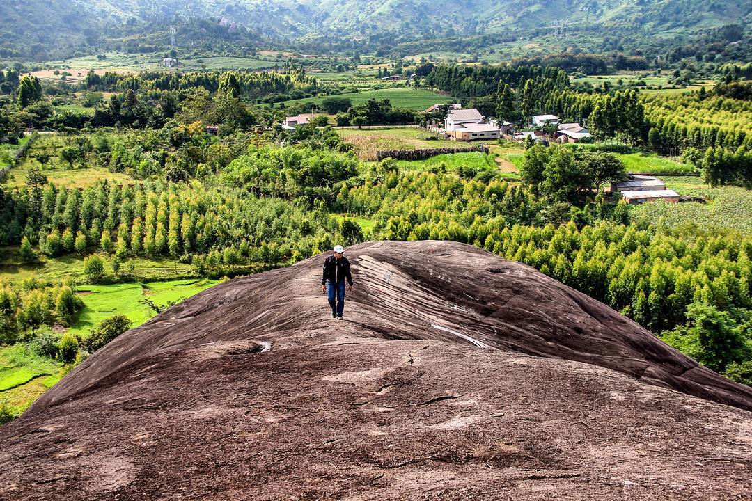 Núi đá Voi Yang - Tao