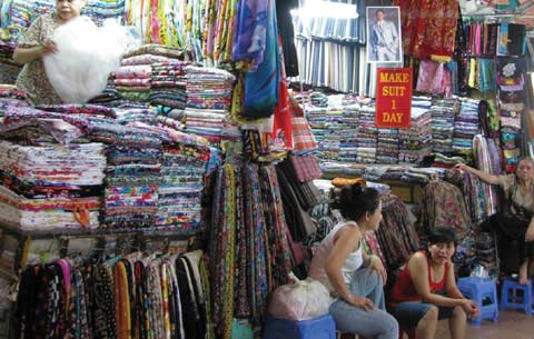 Cửa hàng Vải lụa chợ Bến Thành