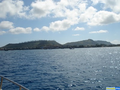 ​Đảo Lý Sơn chụp từ ngoài biển