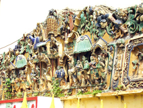Phù điêu trang trí ở chùa Ông - Quảng Triệu Hội Quán.