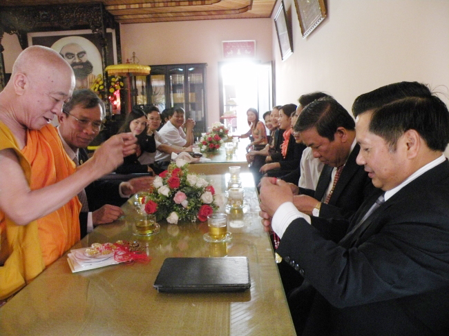 Thầy Quang Hạnh đã chứng tỏ khả năng hoạt động xã hội trong lúc chùa đang xây dựng