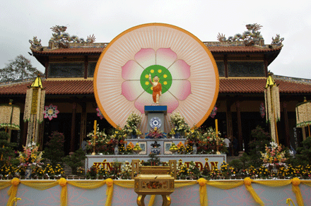 Lễ đài Phật đản