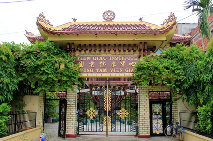 Cổng chùa Viên Giác