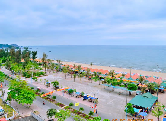 Bãi biển Cửa Lò, Nghệ An.
