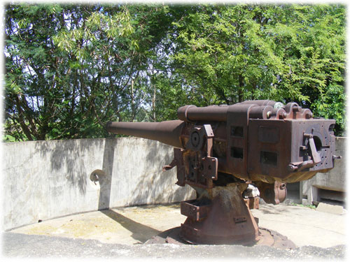 Khẩu pháo 138 mm