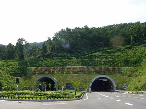 Tuyến đường hầm Đèo Hải Vân