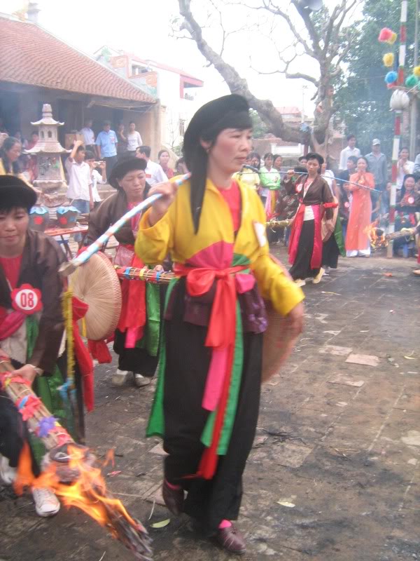 Hội làng Chuông