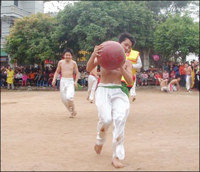 https://cdn.media.dulich24.com.vn/diemden/hoi-vat-cau-thuy-linh-5484/hoi-vat-cau-thuy-linh-5.jpg