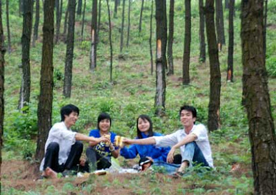 Khu du lịch hồ Yên Trung là điểm đến lý tưởng cho những cuộc picnic cuối tuần của các bạn trẻ.