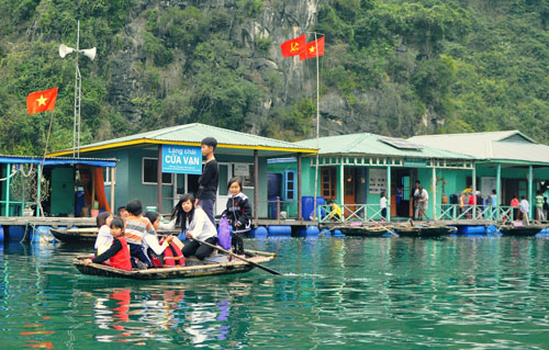 Có hơn 200 hộ dân đang sinh sống tại đây