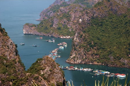 Làng Chài Cửa Vạn