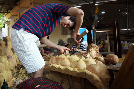 Làng nghề tạc tượng Sơn Đồng