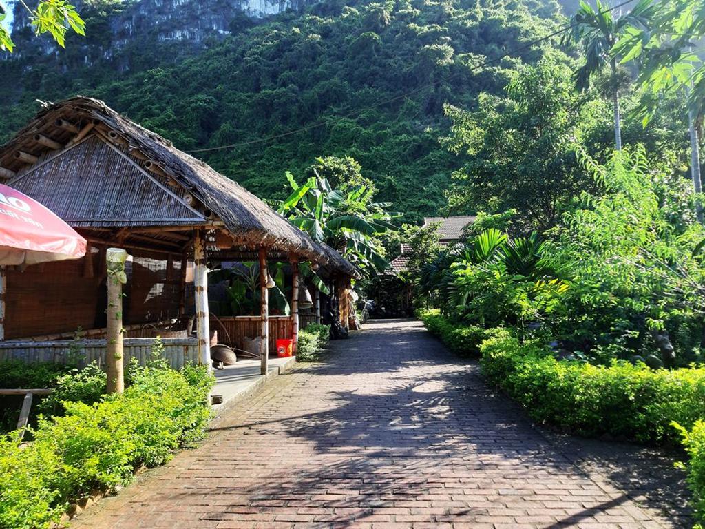Làng cổ Việt Hải