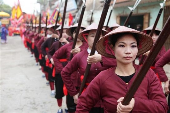 ​Người dân trong xã Mê Linh đóng vai quân lính Hai Bà Trưng năm xưa
