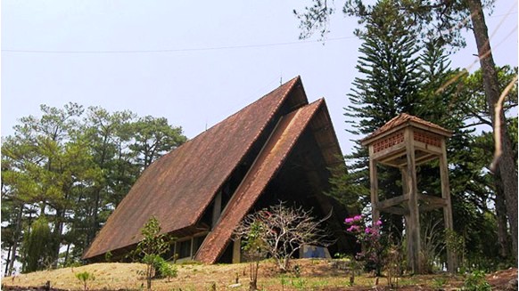 Nhà thờ gỗ Cam Ly