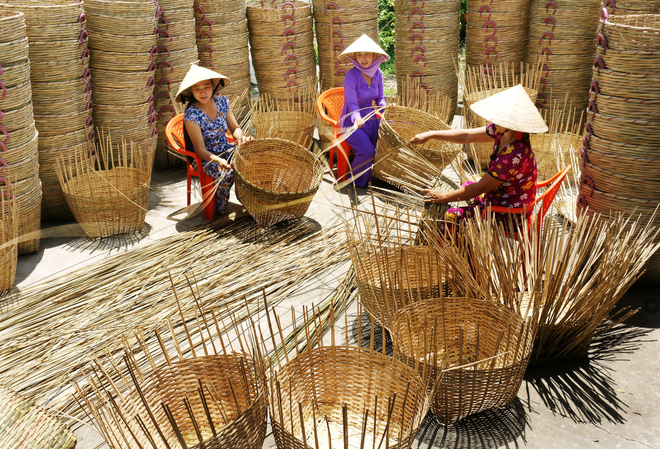 Lịch trình tham khảo, ngày 3: chùa Bốn Mặt, làng nghề đan đát xã Phú Tân, Chùa La Hán, Hồ Nước Ngọt.
