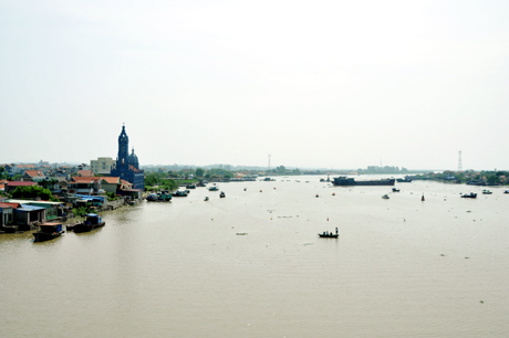 Sông Bạch Đằng có nguồn chính chảy từ sông Lục Đầu