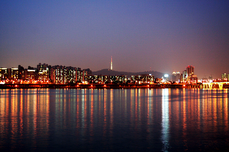 Sông Hàn khi đêm xuống