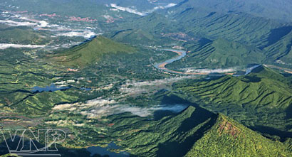 Sông Thu Bồn bắt nguồn từ nhiều con suối nhỏ trên đỉnh núi Ngọc Linh giữa đại ngàn Trường Sơn