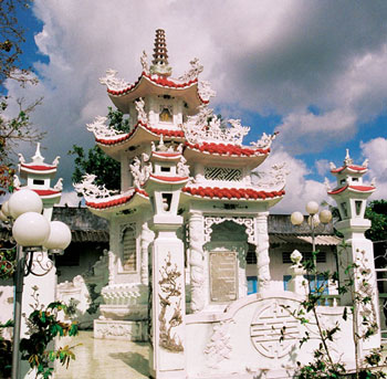 Khu nhà mồ - nơi lưu giữ hài cốt của ni sư tiền nhiệm Tịnh Xá Ngọc Minh