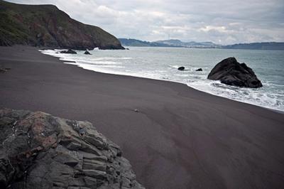 7 bãi biển có màu cát đẹp nhất thế giới