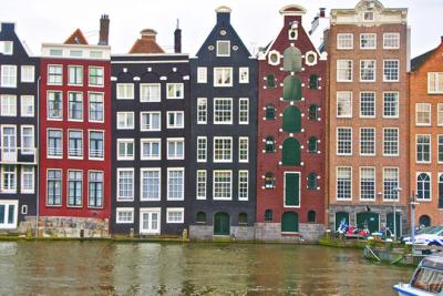 Amsterdam xinh đẹp không chỉ hút khách bằng phố đèn đỏ 