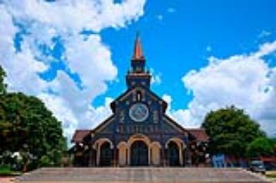 Độc đáo ngôi nhà thờ gỗ hơn 100 tuổi ở Kon Tum